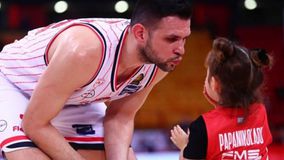 «Δώσε ένα φιλάκι στον μπαμπά»!