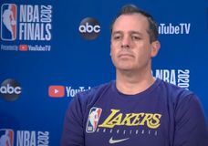 Ο Βόγκελ αναλαμβάνει τους Φοίνιξ Σανς