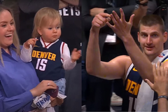 Ο Γιόκιτς κοίταζε την κόρη του και έδειχνε... δαχτυλίδι μετά το Game 1 (vids)