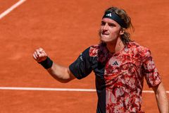 Ο Τσιτσιπάς «καθάρισε» τον Σβάρτσμαν και προκρίθηκε στον τέταρτο γύρο του Roland Garros