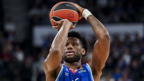 Η Χάποελ Τελ Αβίβ συζητάει με Οτούρου και Ντόζιερ