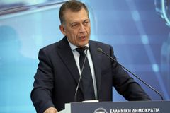 Ο Βρούτσης έστειλε επιστολή σε Παναθηναϊκό, Ολυμπιακό και προειδοποίησε για διακοπή του πρωταθλήματος: «Η Πολιτεία είναι αποφασισμένη»