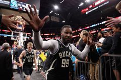 Απροσδόκητη κίνηση των Μπακς, κράτησαν στο Μιλγουόκι τον Τζάι Κρόουντερ (vid)