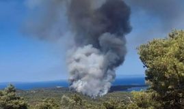 Φωτιά στη Βουρβουρού Χαλκιδικής – Μήνυμα από το 112 «αν βρίσκεστε στην περιοχή απομακρυνθείτε προς Νικήτη»