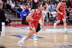 Παρελθόν από την Αρμάνι Μιλάνο ο Κοζέρ