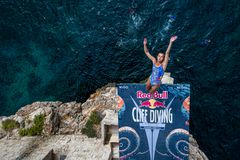 Το Red Bull Cliff Diving επέστρεψε σε ένα από τα πιο «δύσκολα» μέρη του