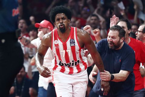 Στον Ολυμπιακό και τη νέα σεζόν ο ΜακΚίσικ!