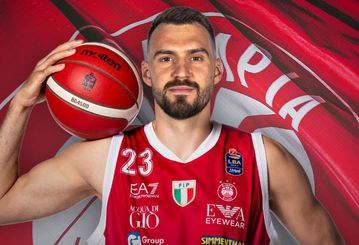 Eπίσημο: Ο Γκούντουριτς στην Αρμάνι του Μεσίνα