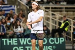 Ο Τσιτσιπάς διέκοψε ξανά την προπόνηση λόγω ενοχλήσεων - Ανησυχία για τη συμμετοχή του στο ATP Finals