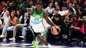 «Ζεσταίνεται» για τη νέα σεζόν ο Κέντρικ Ναν (vid)