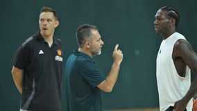 Σερέλης: «Δεν είναι φυσιολογική προετοιμασία, θα χρειαστούν όλοι μέσα στη σεζόν» (vid)