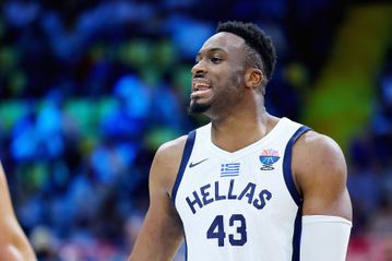 Θ. Αντετοκούνμπο στο Sportal: «Κάθε βράδυ έτσι είναι, να εμφανιστούμε πνευματικά και σωματικά έτοιμοι με την Ισπανία» (vid)