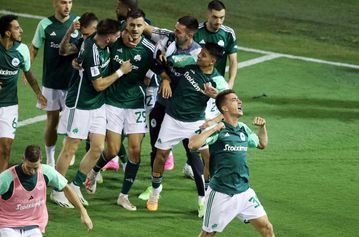 Το ξέσπασμα στο buzzer beater του Γερεμέγεφ και οι αγκαλιές των συμπαικτών του (vid)