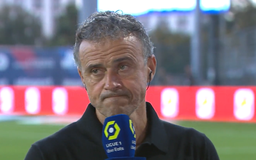 Ο Λουίς Ενρίκε διαμαρτύρεται για τον αγωνιστικό χώρο: «Η μπάλα έμοιαζε περισσότερο με κουνέλι που πηδούσε»