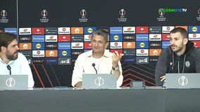 Το περιπαικτικό σχόλιο του Λουτσέσκου στη συνέντευξη Τύπου: «Πρώτη φορά σε βλέπω εδώ πρωί, τι σου συνέβη;» (vid)