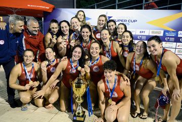 «Ερυθρόλευκο» και πάλι το Super Cup Γυναικών (vid)