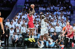 Τα ιδανικό ξεκίνημα του Ολυμπιακού και η εφιαλτική συνέχεια στα σουτ