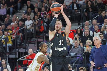 Η Μπάγερν ρέφαρε την ήττα από τον Παναθηναϊκό πατώντας τον Ερυθρό Αστέρα με μυθικό Ομπστ