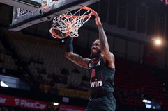 Σούπερ Χολ, εξαιρετικός Βεζένκοφ και νίκη του Ολυμπιακού κόντρα στον εξαιρετικό Ηρακλή