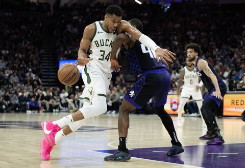 Top 10 στο NBA με Γιάννη Αντετοκούνμπο (vid)