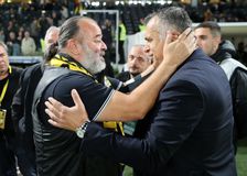 Το τετ α τετ του Ηλιόπουλου με τον Αναστασίου μετά το ΑΕΚ - Παναιτωλικός (vid)