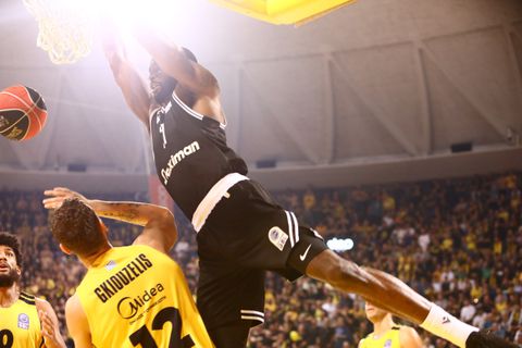 Η παρακάμερα της νίκης του ΠΑΟΚ στο ντέρμπι με τον Άρη και οι πανηγυρισμοί του Χατζόπουλου (vid)