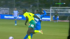 Παίκτης της Ανόρθωσης έριξε μπουνιά σε παίκτη της ΑΕΚ Λάρνακας - Δύο αποβολές στο δεκάλεπτο του ντέρμπι (vid)