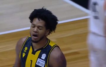 Ο Τίλμαν χρεώθηκε με τρία φάουλ σε 2:26 (vid)