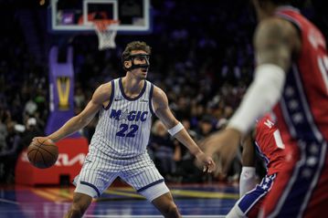 Νίκη των Μάτζικ κόντρα στους Μπουλς με σόου Μπέιν