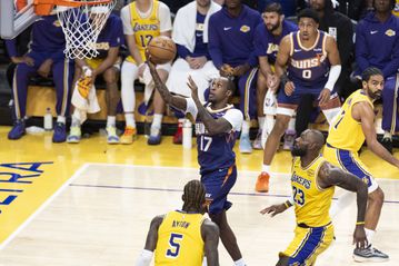 Οι Σανς «άλωσαν» το Λος Άντζελες, πλήγμα με τον τραυματισμό του Μπούκερ