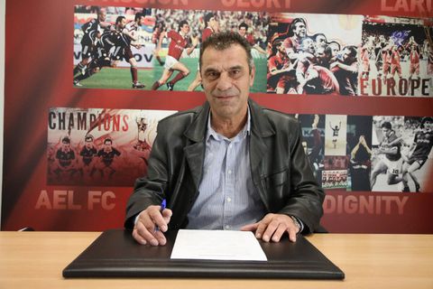 Ο Θωμάς Κυπαρίσσης και επίσημα στην ΑΕΛ Novibet