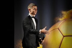 «Ώρα να επιστρέψει σπίτι»: Η ανάρτηση του Ολυμπιακού με το βραβείο του Μουζακίτη στο αεροδρόμιο