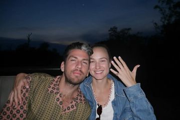 Ο Βρετανός τενίστας Κάμερον Νόρι αρραβωνιάστηκε την σύντροφό του σε ένα εντυπωσιακό σαφάρι