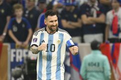 Επιστρέφει και ανανεώνει με την Παρί ο Μέσι