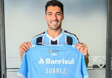 Λουίς Σουάρες: Η τρομερή υποδοχή των φίλων της Γκρέμιο (vid)