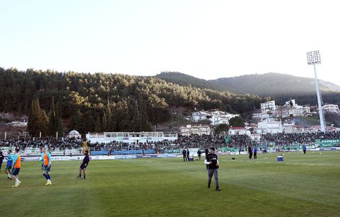 Χρήση χημικών στη Λιβαδειά, αποχώρησαν εσπευσμένα προς τα αποδυτήρια οι παίκτες! (pics)