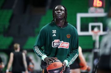 Πρώτη για Γκέιμπριελ στο κατάμεστο ΟΑΚΑ, χωρίς Σενγκέλια η Βίρτους - Οι 12άδες των ομάδων