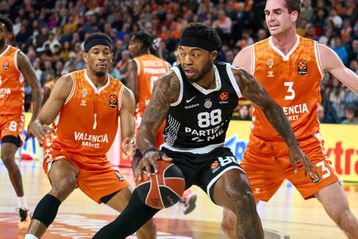 Δεν αγωνίστηκε στη νίκη της Παρτίζαν ο Ταϊρίκ Τζόουνς - Ασύλληπτος Καλάθης με 7/7 τρίποντα!