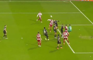 Ο Καλογερόπουλος με κεφαλιά έδωσε προβάδισμα δύο τερμάτων στον Ολυμπιακό