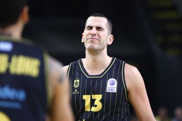 Διπλός «πονοκέφαλος» στον Άρη ενόψει Ολυμπιακού