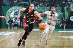 Έντονα παράπονα του Παναθηναϊκού για τη διαιτησία στο ντέρμπι με τον Αθηναϊκό