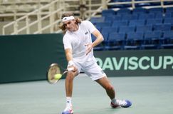 Ο Τσιτσιπάς έκανε την πρώτη προπόνηση του στο ΟΑΚΑ ενόψει του Davis Cup (vid)