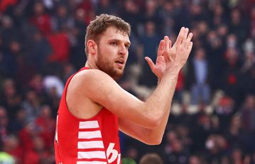 Βεζένκοφ: «Η εμφάνιση του Λούντζη μεγαλύτερη και από τη νίκη μας»