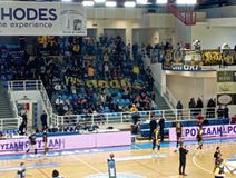 Με τον κόσμο στο πλευρό της και στην Ρόδο η ΑΕΚ