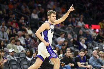 Λίγο πριν την επιστροφή του Βεζένκοφ - Πότε οι Κινγκς θα τον ενεργοποιήσουν ξανά