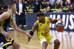 Το Μαρούσι χωρίς Κιν, αγώνας δρόμου για Ρέινολντς εν όψει Λαυρίου