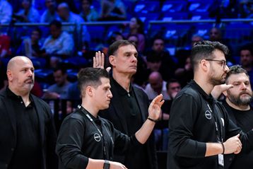 Μπαρτζώκας: «Οι παίκτες παίρνουν τις αποφάσεις, όχι εγώ»