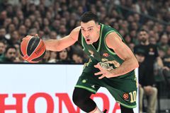 Σλούκας: «Απίθανο που γιορτάσαμε τα γενέθλια της ομάδας με μία τέτοια νίκη»