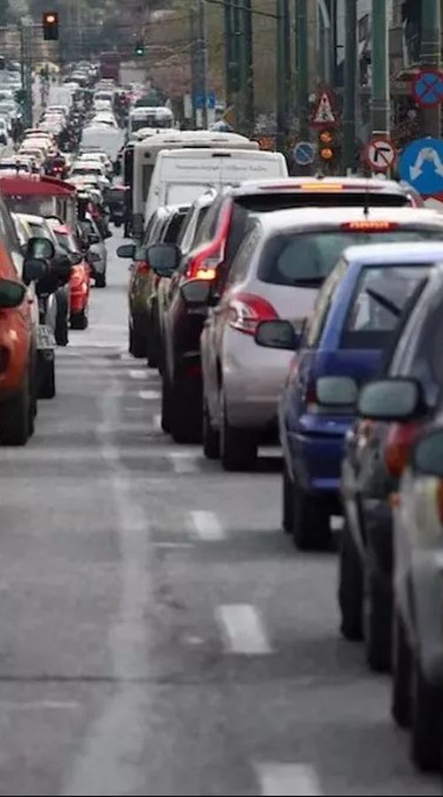 Απάτη με SMS για τέλη κυκλοφορίας, συναγερμός από την ΑΑΔΕ