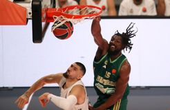 Το απίστευτο κάρφωμα του Φαρίντ πάνω στον Λεν - «Τρελάθηκε» ο Κέντρικ Ναν (vid)